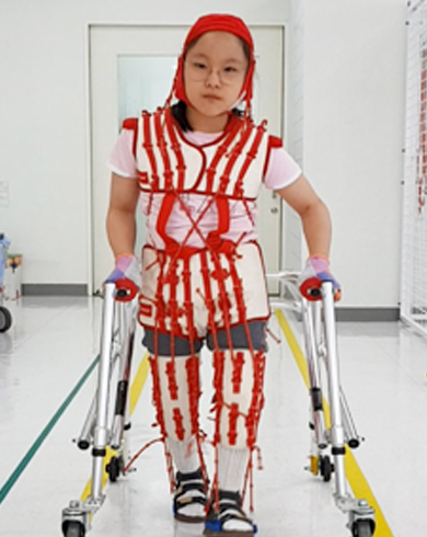 재활치료를 받고 있는 진아