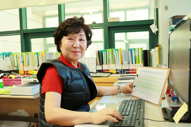 자신에 이어 주변 사람들에게 나눔을 권유하는 김은기 씨