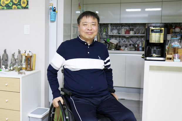 장애인들이 삶을 포기하지 않도록 따뜻한 손길이 되어주는 김창기 님