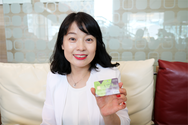 10년 동안 적립한 카드포인트를 기부한 유정현 기부자님