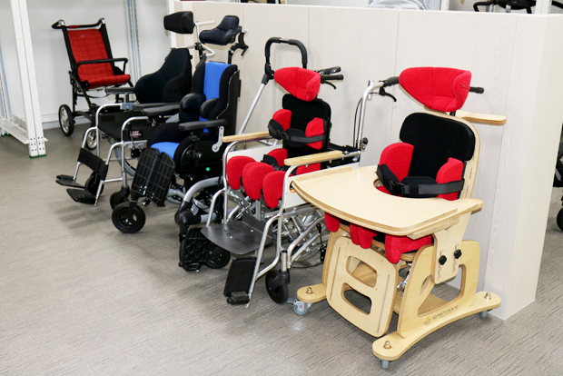 장애로 인한 일상의 불편함을 해소해주는 보조기기