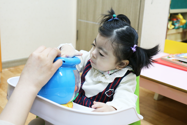 희귀질환과 뇌병변장애로 재활치료를 받고 있는 하나