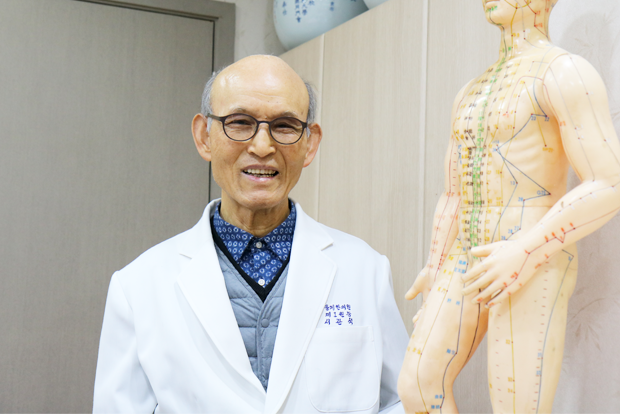 12년째 장애어린이의 재활을 위해 기부하는 서관석 동제한의원 원장