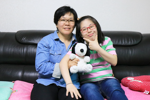 매월 정기기부로 ‘마음의 빚’을 갚고 싶다는 기부자 서경주 씨.