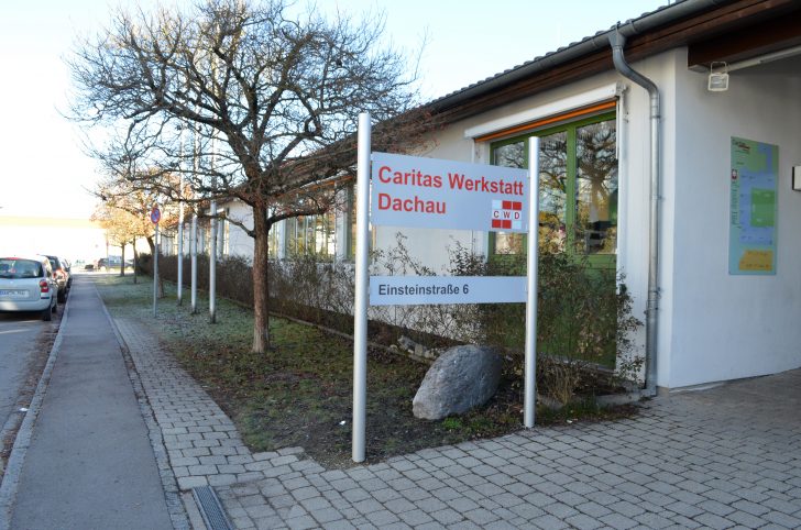  ▲ 다하우 카리타스 작업장 전경. 산업지역에 있지만 낮은 2층 건물로 조용한 분위기의 장애인 작업장이다.