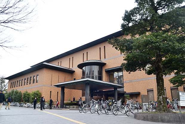 ▲ 지역주민과 장애인, 어린이들에게 열려있는 나고야시 츠루마이중앙도서관.