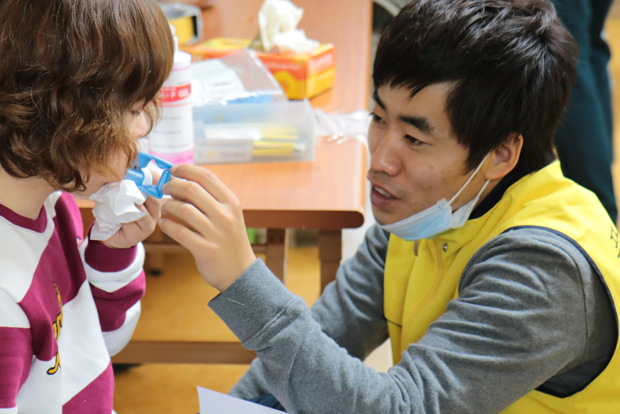 “지난 2016년부터 ‘푸르메 미소원정대’를 담당해오고 있는 푸르메재단 나눔사업팀 도동균 간사.”