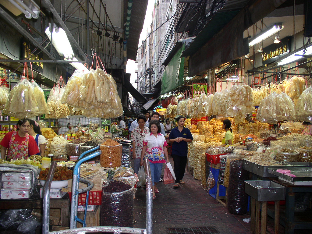 ▲ 태국 방콕을 대표하는 여행자 거리 카오산 로드