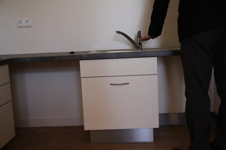 ▲ 휠체어로 이용 가능한 싱크대. 장애인 입장에서 고민하고 장애유형을 고려해 지원하려는 노력이 엿보인다.