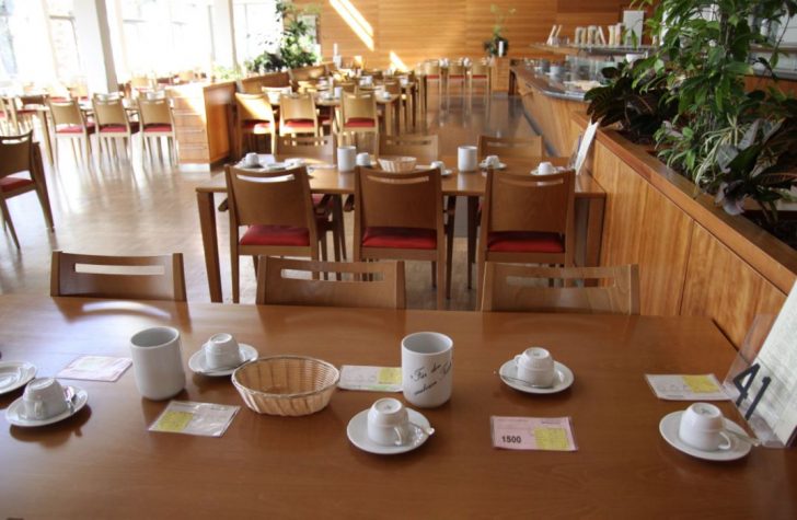 ▲ 지정석으로 운영되고 있는 식사공간