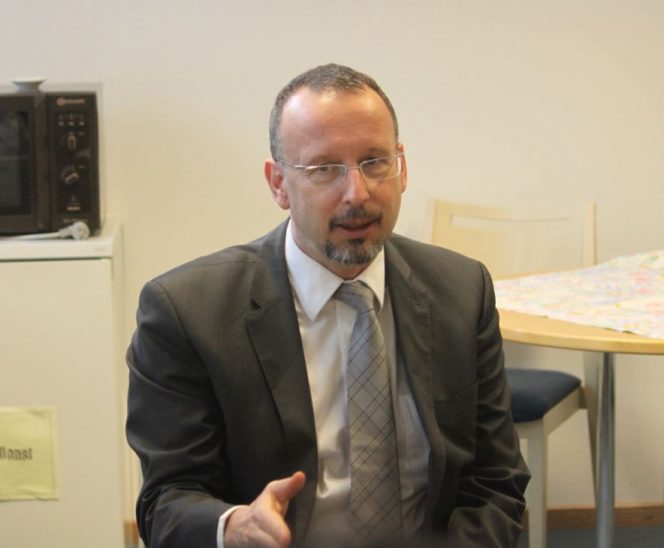 ▲ 회엔리트 재활병원장 로버트 주커(Robert Zucker)