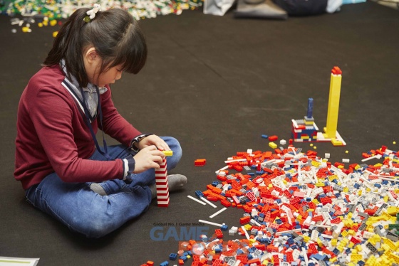 어린이들의 창의력을 높여주기 위한 넥슨의 '브릭사업'.