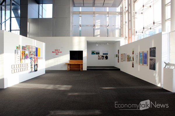 ▲ '스페이스K 채러티바자 전시전경'.