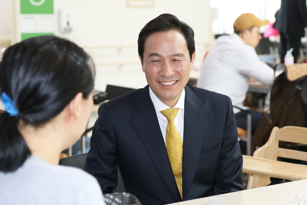 장애어린이 보호자의 이야기를 경청한 우상호 의원