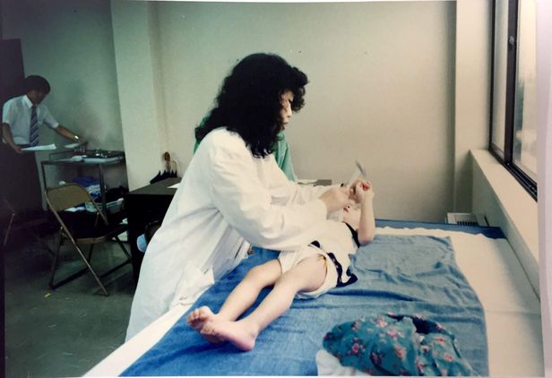 이미경 의사 80년대 활동 모습./jW중외제약