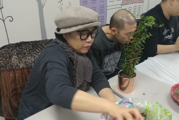 김혜숙 씨는 "아들에게는 여전히 돌봄이 필요한데 엄마가 몸이 아파 마음이 조급해진다"고 말한다. 사진=꿈자람터장애인주간보호센터 제공