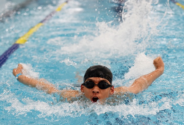 수영대회 참가선수가 물길을 가르며 힘찬 레이스를 펼치고 있다. (출처 : 아시아투데이)