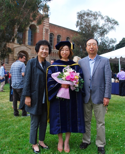  2016년 미국 UCLA대 박사학위 수여식 기념사진