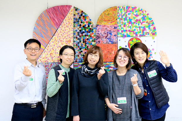 이지선 홍보대사 토크콘서트에서 인연을 맺게 된 기부자들과 함께한 신영각 님 (푸르메재단 DB)