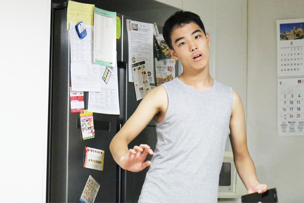 요즘 틈만 나면 댄스 삼매경에 빠지는 민준이. 