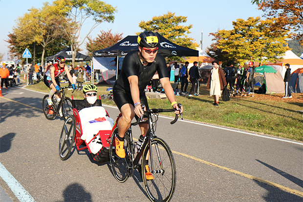 사이클 40km 경기에 도전하고 있는 은총부자