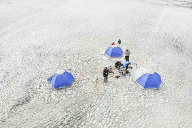 빙하 위에서의 야영