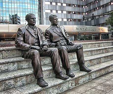 ▲ 메이요 형제(William James Mayo와 Charles Horace Mayo) 동상