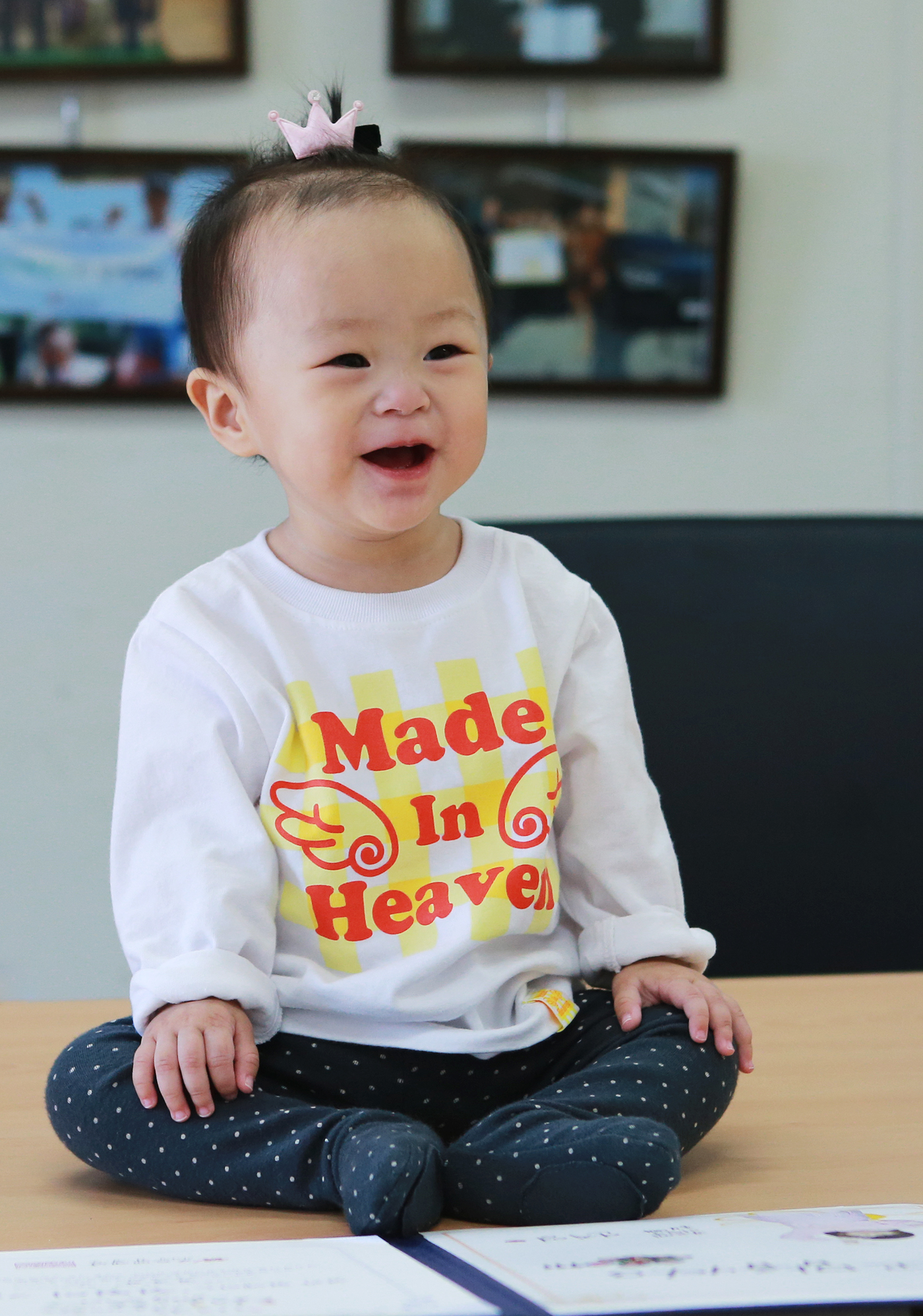 ▲ 인증서를 받아 앞에 놓고 이날 가장 밝은 웃음을 보여준 박주하 기부자.