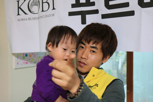 “아이들과 교감할 수 있어 행복합니다.“