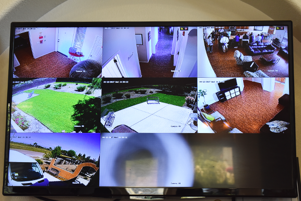 위험상황을 예방하기 위한 감시카메라