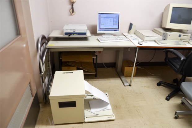 ▲ 시각장애인을 위한 점자 안내문이 출력되고 있는 컴퓨터실.