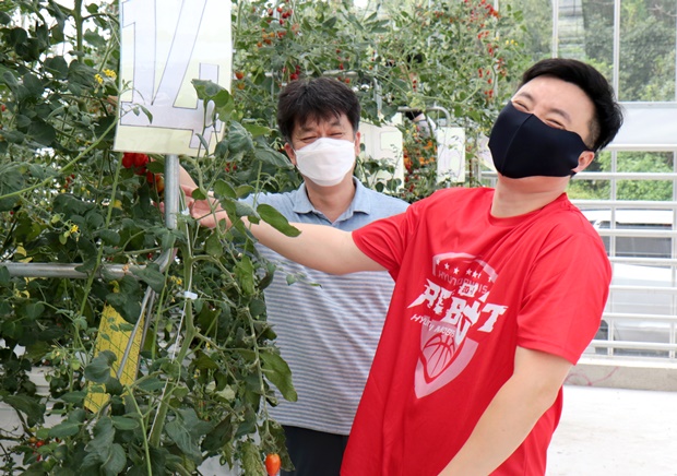 김병두 대표는 같이 일하는 이들이 늘 행복하길 바랍니다.