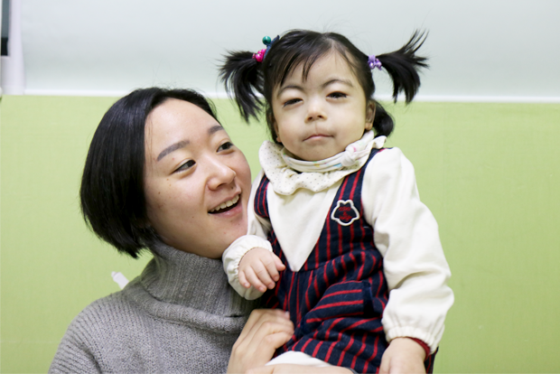 조금씩 성장하는 하나와 그 곁을 지키는 엄마