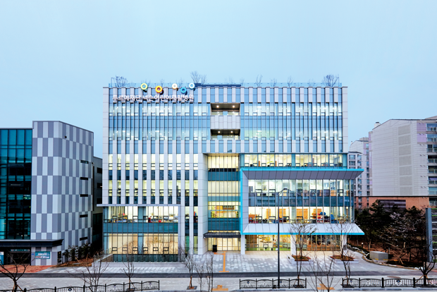 매년 적자에도 불구하고 장애어린이의 재활치료와 사회복귀를 돕고 있는 푸르메재단 넥슨어린이재활병원. (푸르메재단 DB)