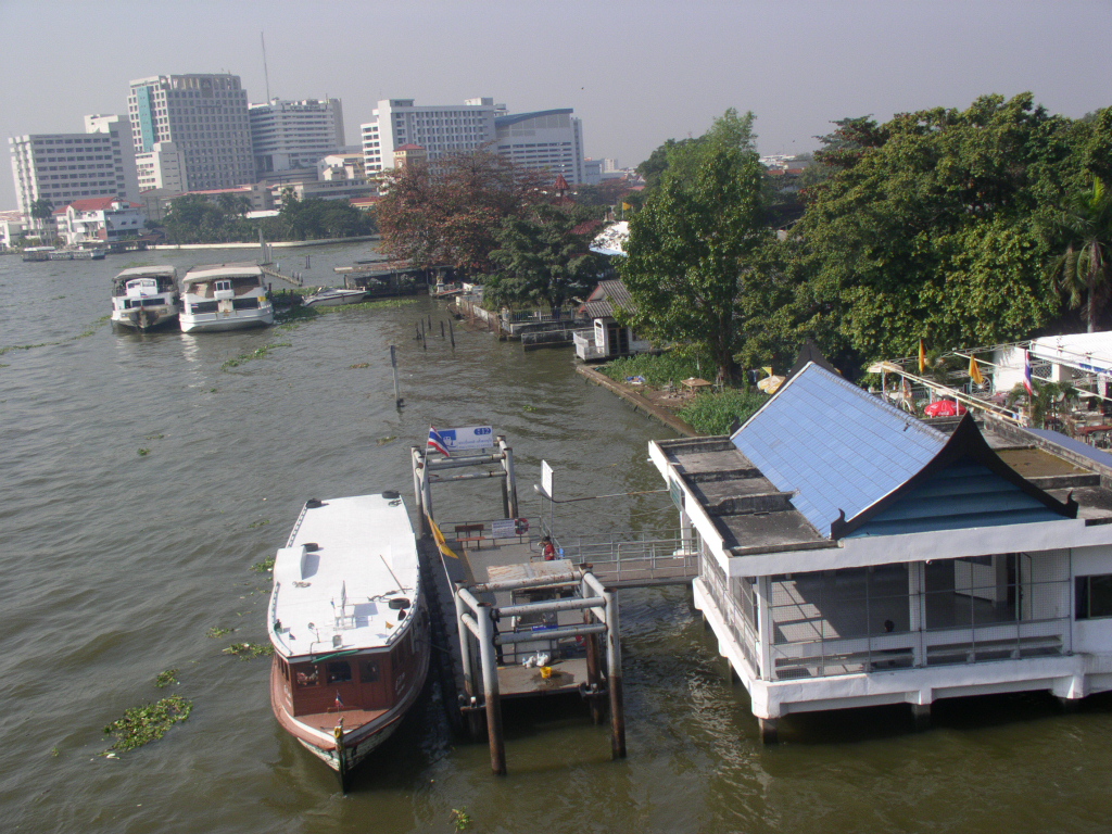 ▲ 다음 여정을 향해 짐을 싣고 잠시 정차한 휠체어