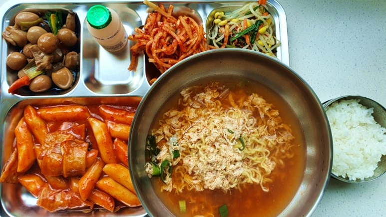 푸짐한 점심메뉴