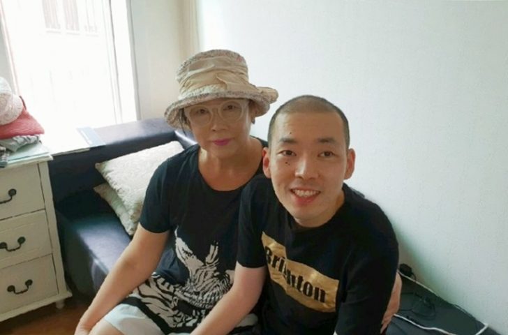 주간보호센터를 찾은 어머니 김혜숙 씨와 아들 신봉준 씨. 사진=김혜숙 씨 제공