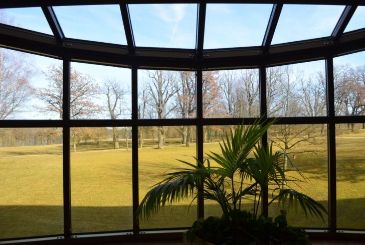 ▲ 아름답게 펼쳐진 풍경을 감상할 수 있는 탁 트인 병원 로비