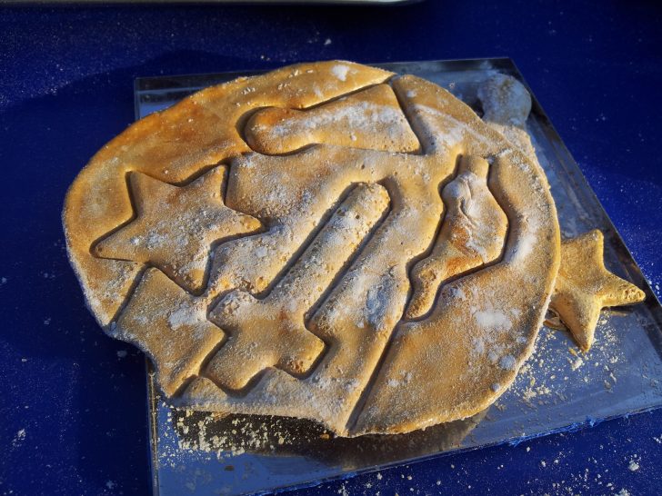 ▲ 손님이 직접 만들어 볼 수 있는 추억의 달고나