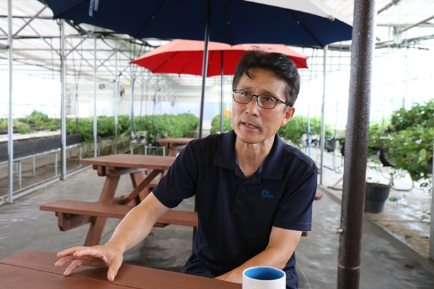 인터뷰에 응해주신 서울농원 장경언 원장님. 인터뷰 내내 푸르메스마트팜 서울농원에 대한 열정을 가득 보여주셨다.