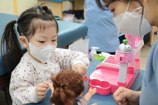 막내 다윤이의 재활치료 모습
