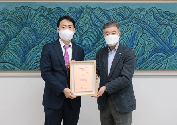 이상우 변호사와 백경학 푸르메재단 상임이사